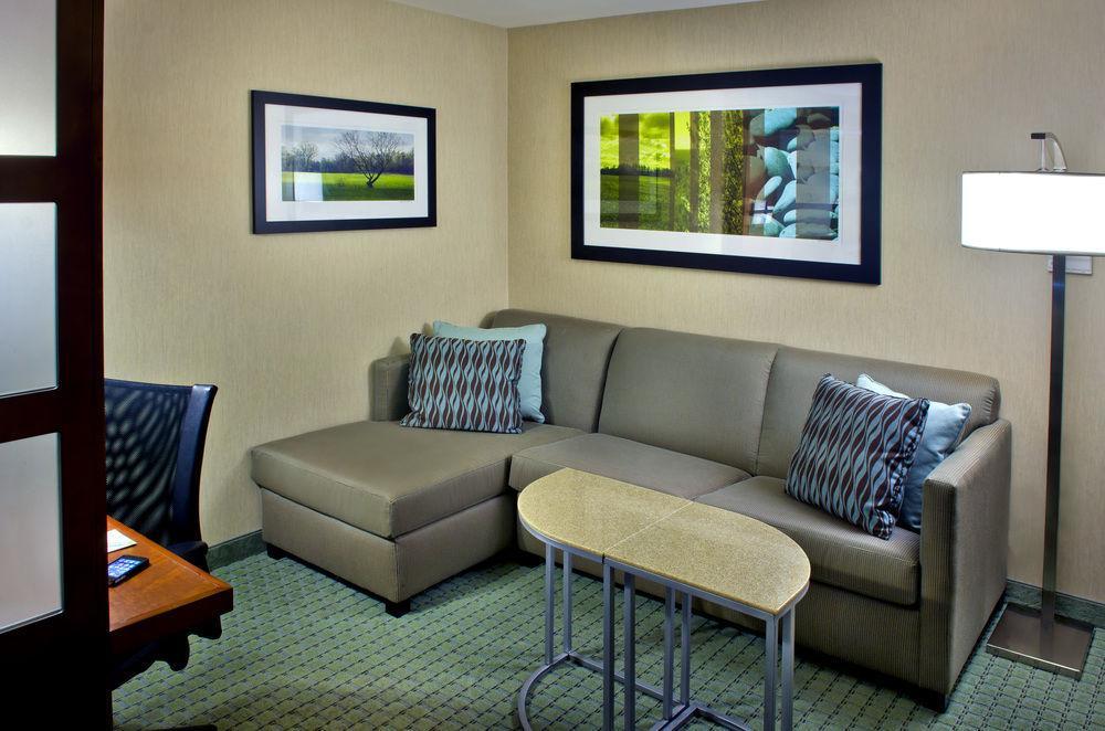 Springhill Suites Long Island Brookhaven Bellport Esterno foto