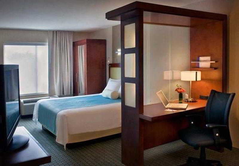 Springhill Suites Long Island Brookhaven Bellport Esterno foto